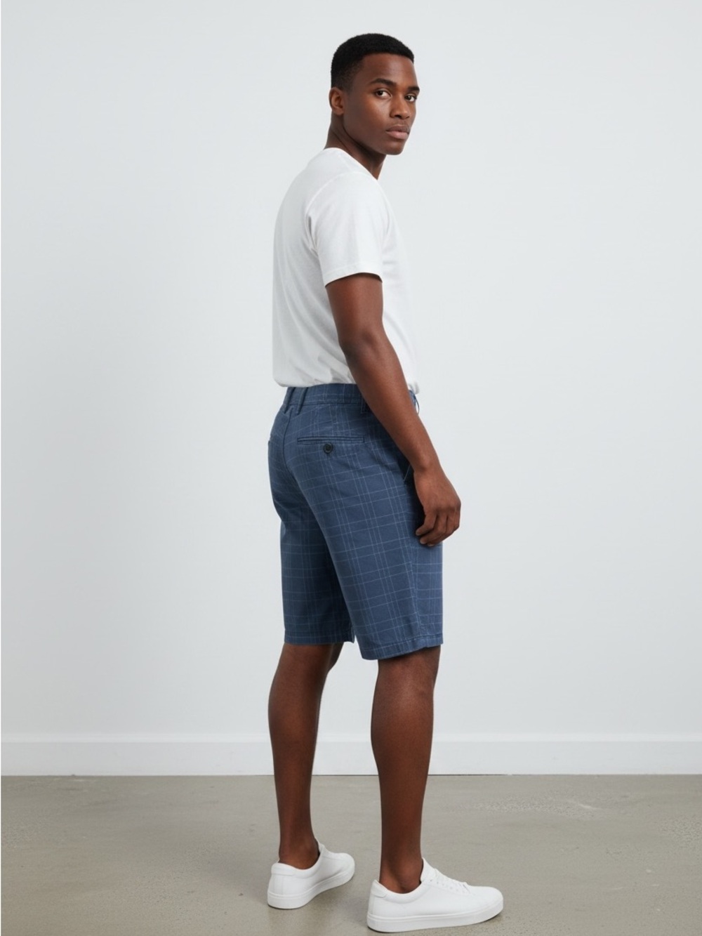 Men's Navy Windowpane Flat-Front Shorts